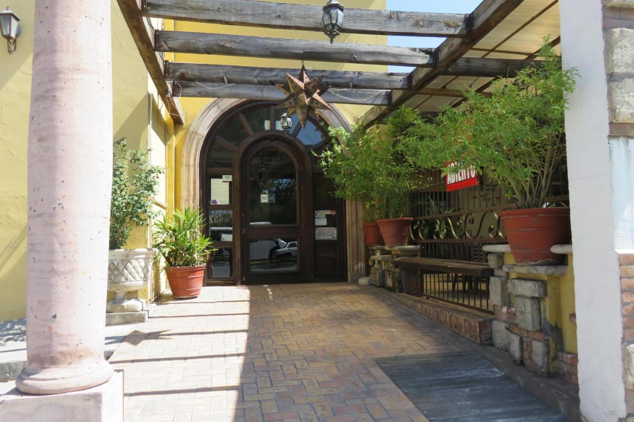 Hotel Huizache Saltillo Eksteriør billede