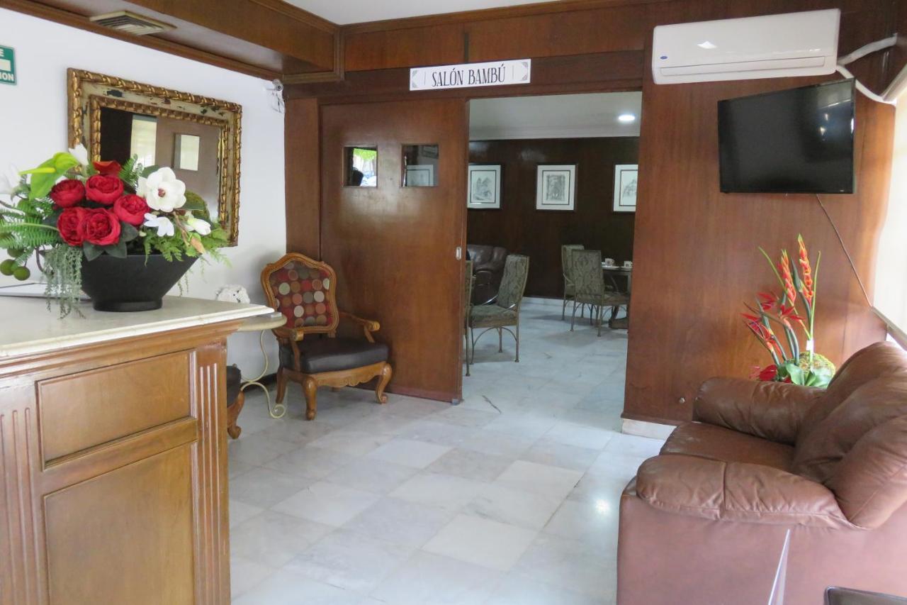 Hotel Huizache Saltillo Eksteriør billede